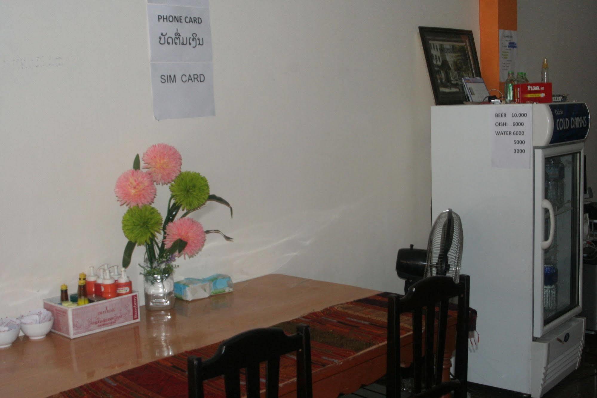 Orange Backpacker Hostel Vientiane Dış mekan fotoğraf